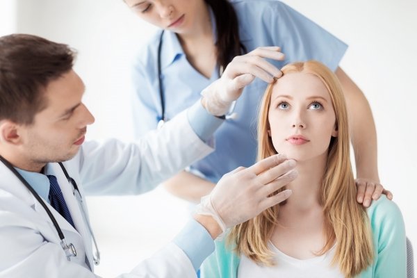 Reasons to see a dermatologist for achieving healthier skin